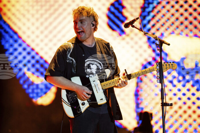 Сам Фендър спечели британската музикална награда "Мъркюри" за 2025 г.