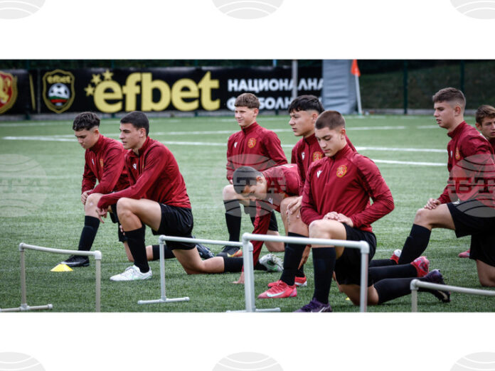 Селекционерът на националния отбор на България при юношите до 15 години Петър Карачоров обяви група от 22-а футболисти за Турнира на УЕФА