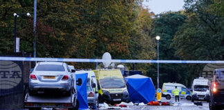 Семейството една от жертвите на вчерашното нападение в Манчестър, застрелян погрешка от служител на реда, отдаде почит на загиналия