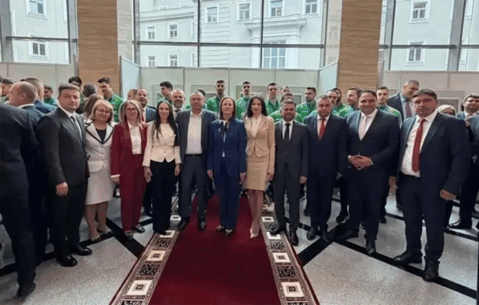 Нация в екзалтация