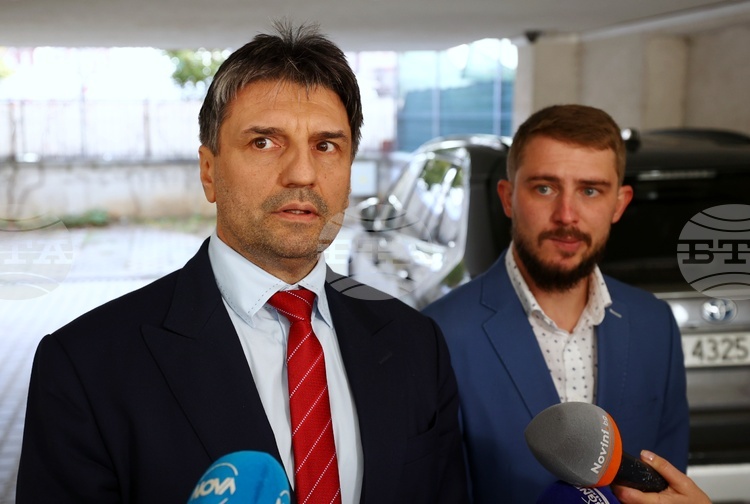 СподелиПолицията е открила склад в който са намерени над десет