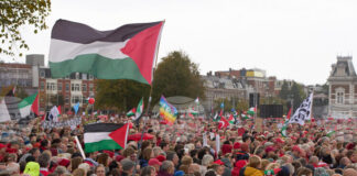 Стотици хиляди излязоха на протест в Амстердам срещу войната в Газа