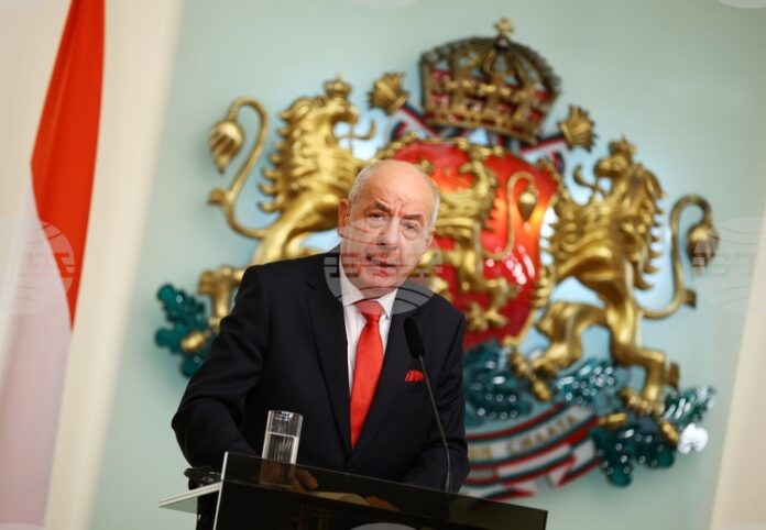 Унгария подкрепя България да стане колкото се може по-бързо член на ОИСР, каза президентът на страната Тамаш Шуйок