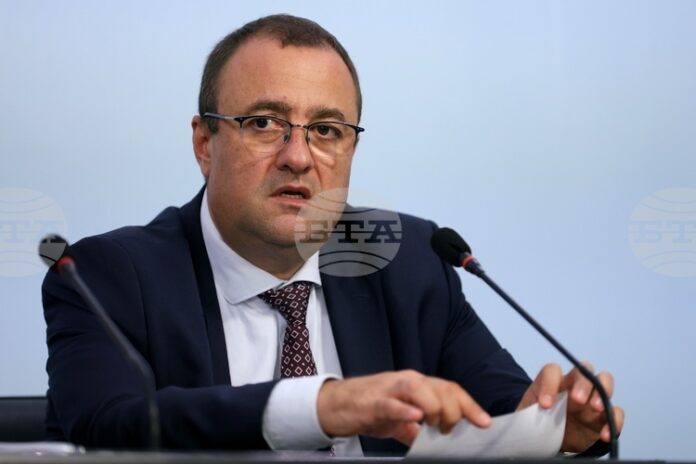 Вариантът язовир "Сопот" да бъде използван за питейно-битови нужди за град Плевен е нереализируем, заяви министър Иван Иванов