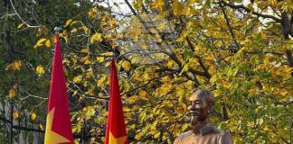 Вицепремиерът Атанас Зафиров и генералният секретар на Виетнамската комунистическа партия То Лам откриха паметник на Хо Ши Мин