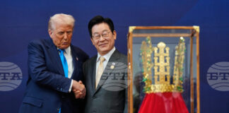 Южнокорейският президент иска от Тръмп страната му да има атомни подводници с конвенционално въоръжение