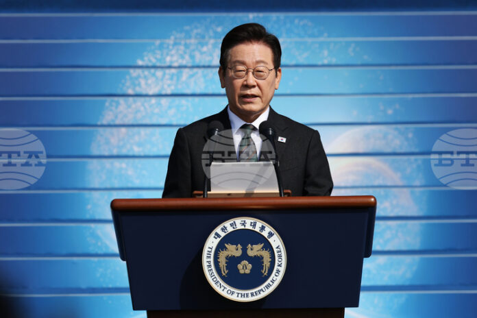 Южнокорейският президент призова за увеличаване на разходите за отбрана и изграждане на самостоятелна армия