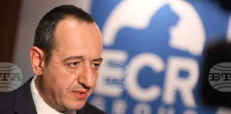 За по-строга миграционна политика, която да спре нелегалната миграция към ЕС се обяви европейският консерватор Геадис Геади в София