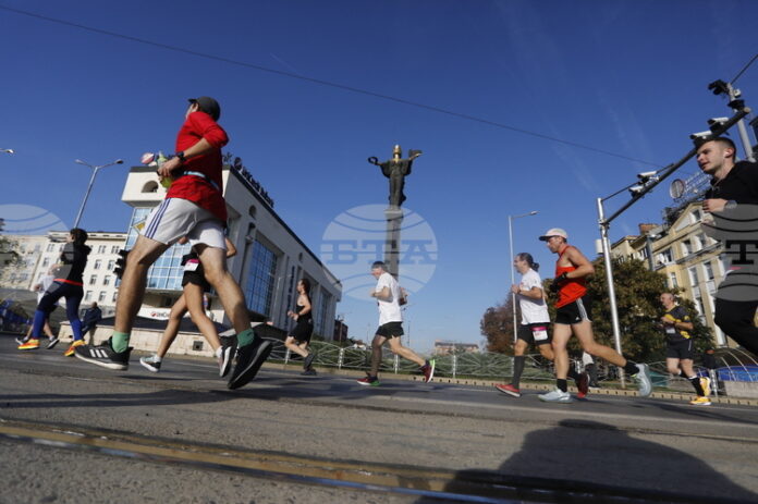 Журналисти от БТА ще се включат в тазгодишния Софийски маратон с призив за разделно изхвърляне на отпадъците