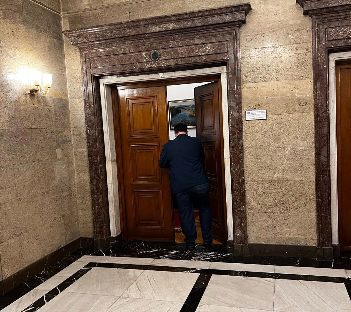 Вицепремиерът Атанас Зафиров е привикан в 222А   Ясно ли е