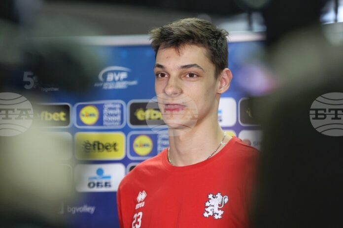 Александър Николов изигра силен мач за Кучине Лубе Чивитанова при Александър Николов изигра силен мач за Кучине Лубе Чивитанова при загуба в пет гейма от Падуа в италианската Суперлига