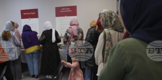 АП: Администрацията на Тръмп планира да направи проверка на документите на бежанците, приети по времето на Байдън