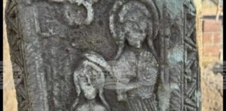 АРМЕНПРЕС: По време на ремонтни дейности в Армения е открит уникален средновековен обелиск с християнски барелефи