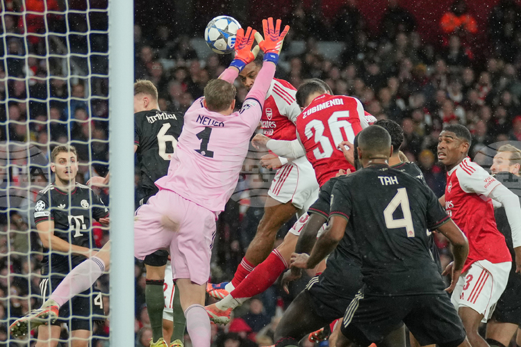 Арсенал нанесе първото поражение на Байерн Мюнхен за сезона със