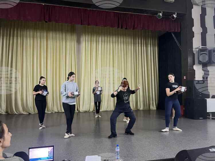 СподелиБалетна формация Търговище подготвя специален спектакъл по случай 55 ата си