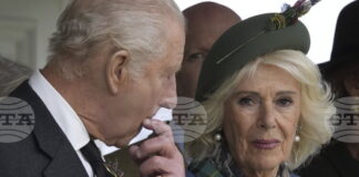 Британският крал Чарлз Трети и кралица Камила отдадоха почит на драматурга Том Стопард