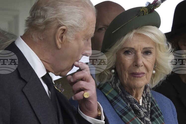 Британският крал Чарлз Трети и кралица Камила почетоха паметта на