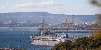 Украйна удари петролно пристанище на Русия