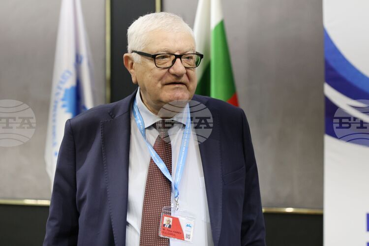 Днес ние се събираме за да продължим нашите усилия за