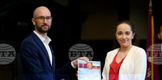 Д-р Диана Чолакова от Факултета по химия и фармация получи наградата на Столичната община за най-добър млад учен на Софийския университет