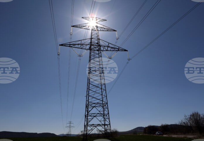 Делът на твърдите изкопаеми горива в България намалява, но вносът от Русия не е прекратен, сочи доклад на ЕК