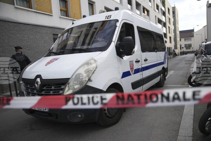 Десет ранени при врязване на автомобил в пешеходци в Западна Десет ранени при врязване на автомобил в пешеходци в Западна Франция