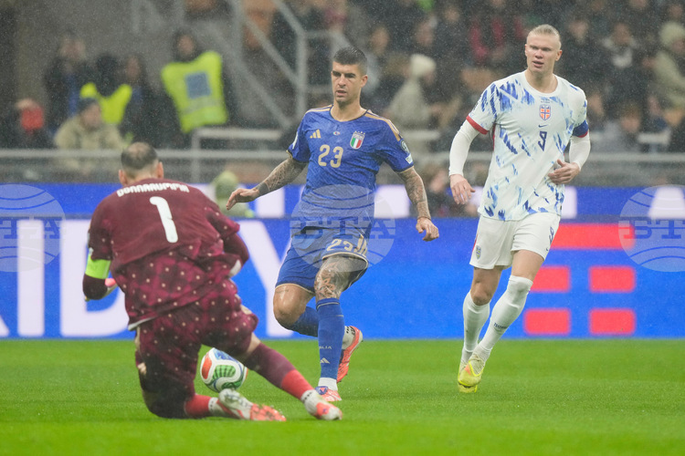 СподелиВратарят на Италия Джанлуиджи Донарума изрази недоволството си от представянето