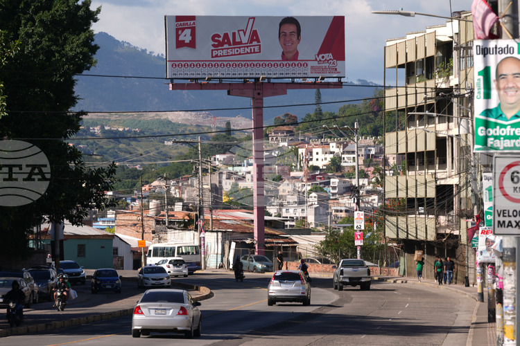 Днес избирателите в Хондурас ще решат дали левицата ще продължи