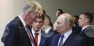 ДОПЪЛНЕНА
                                                                                                За решаването на въпроса с Украйна е нужна работа, а не среща Путин-Тръмп, заяви Кремъл