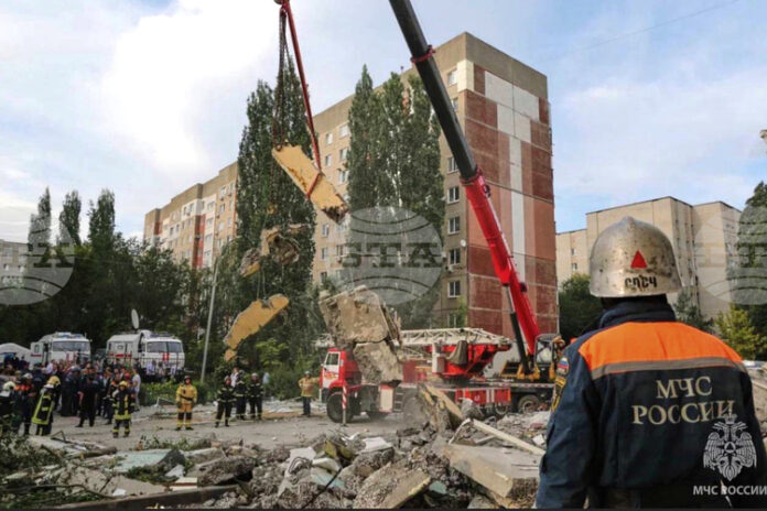 Двама души бяха ранени в руския град Саратов след нападение с дрон, обяви областният губернатор