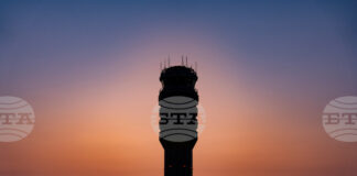 Движението на вашингтонското летище „Рейгън“ е спряно след съобщение за заплаха срещу самолет