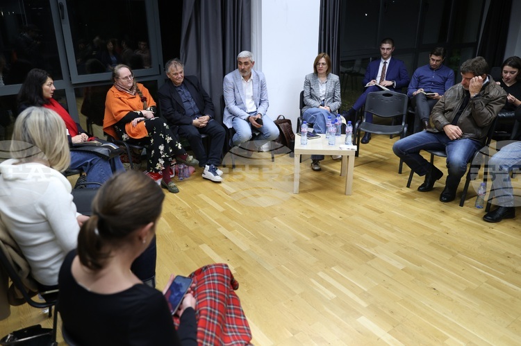 СподелиСпециалисти и граждани обсъдиха причините проявленията и възможните решения свързани