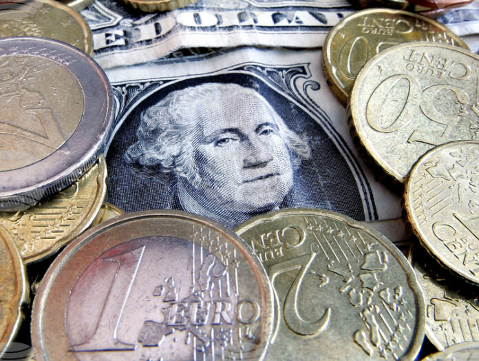 Еврото леко поскъпна спрямо щатския долар в междубанковата търговия