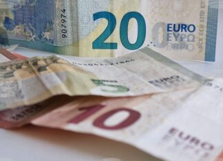 Еврото остава почти без промяна спрямо долара Еврото остава почти без промяна спрямо долара