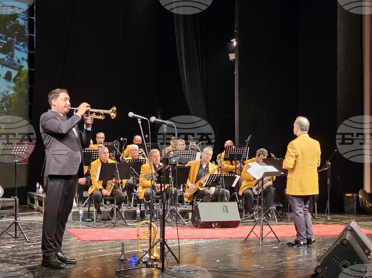 СподелиНа втория ден от Jazz Fest Ruse Биг Бенд Русе