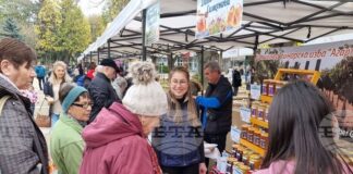Фермерски продукти и авторски произведения на занаятчии от пет области на Югоизточна България бяха представени на изложение в Ямбол
