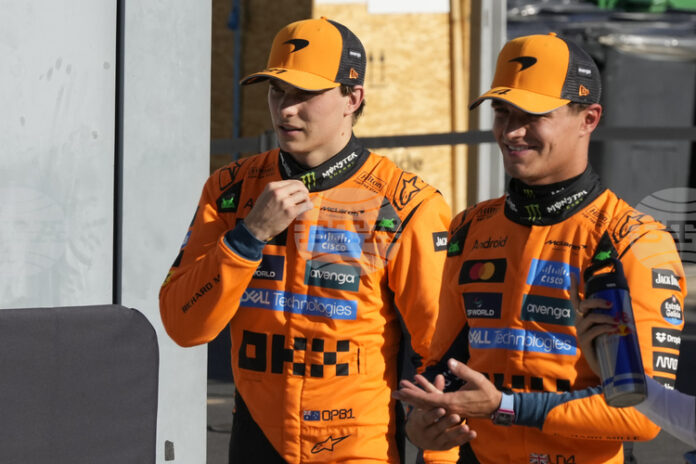 ФИА дисквалифицира пилотите на МакЛарън Ландо Норис и Оскар Пиастри ФИА дисквалифицира пилотите на МакЛарън Ландо Норис и Оскар Пиастри от Гран При на Лас Вегас във Формула 1