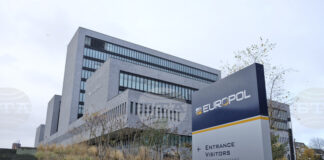 Германската и френската полиция разбиха престъпна мрежа за трафик на мигранти