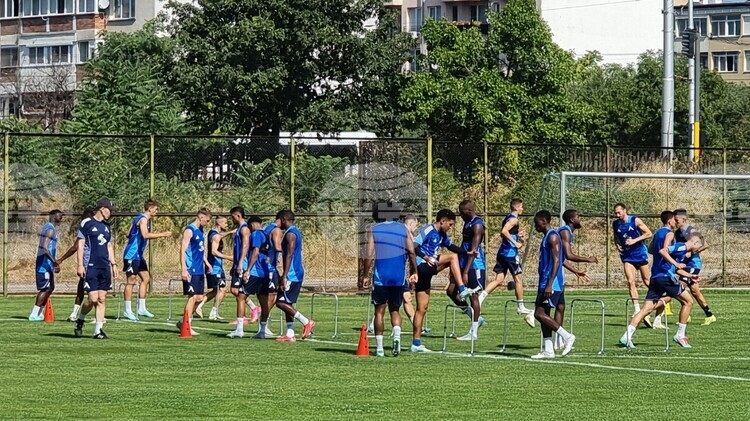 СподелиФутболната формация на Левски има почивка днес а утре ще