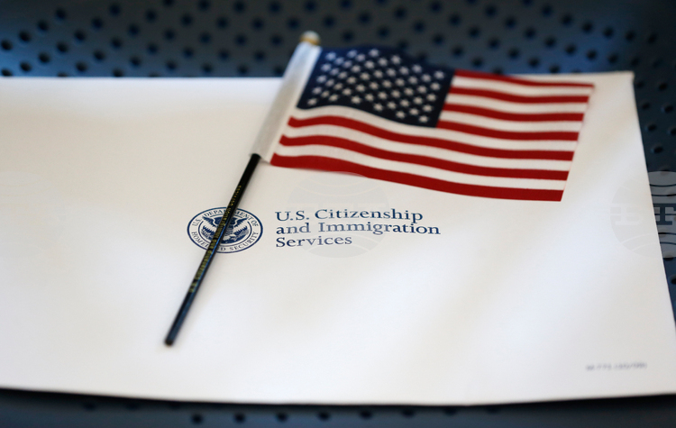Имиграционните власти на Съединените щати обявиха че временно прекратяват обработката