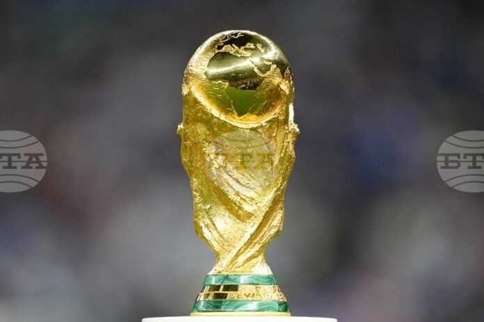 Италия ще приеме Северна Ирландия в плейофите за световното първенство Италия ще приеме Северна Ирландия в плейофите за световното първенство по футбол, съседите на България Турция и Румъния ще играят помежду си