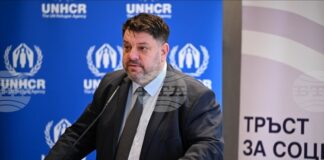 Издадени са над 2400 лични документи на хора от уязвимите групи, а около 50 000 вече имат служебен адрес, съобщи вицепремиерът Атанас Зафиров