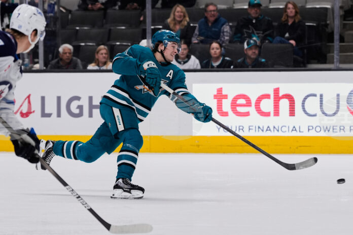 Канадецът Маклин Селебрини вече има 23 точки след гол и асистенция при победата на Сан Хосе над Уинипег в НХЛ