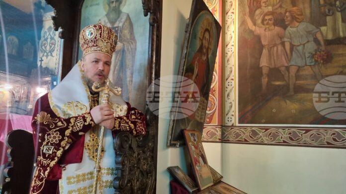 Когато не се противим на греха, той нанася рани на Когато не се противим на греха, той нанася рани на душата и тялото, каза в Попово Главиницкият епископ Макарий