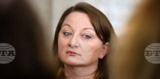 Коледни добавки за пенсионерите тази година не са планирани, каза Деница Сачева