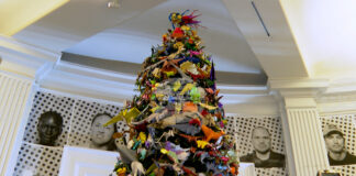 Коледно дърво с хиляди оригами ще бъде изложено в Природонаучния музей в Ню Йорк от понеделник