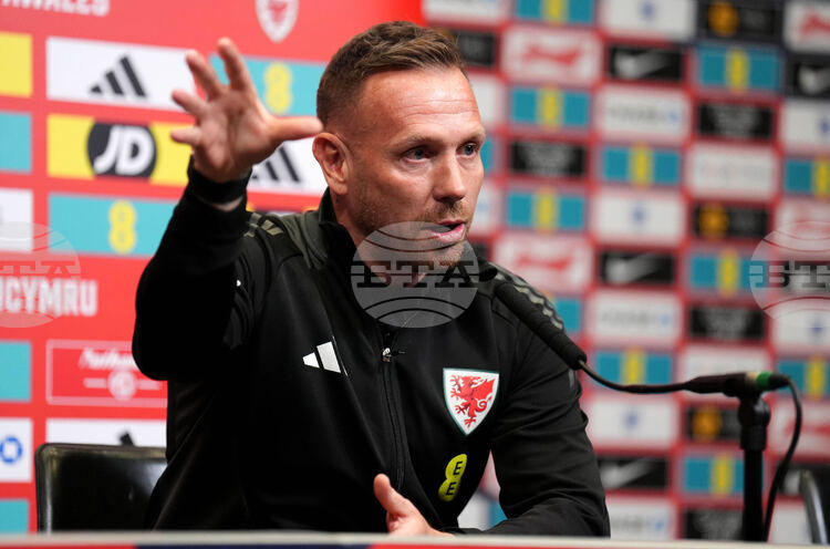 СподелиКрейг Белами мениджърът на уелския национален отбор по футбол е