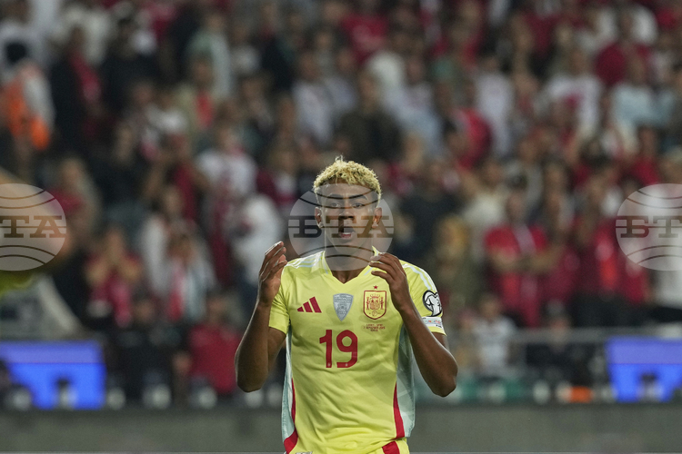 СподелиЗвездата на Барселона Ламин Ямал няма да участва в двата