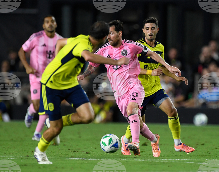 СподелиЛионел Меси отбеляза два гола и асистира за още два