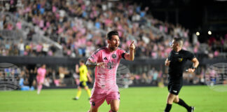 Меси бе награден за най-добър играч на Барселона на 21-ви век